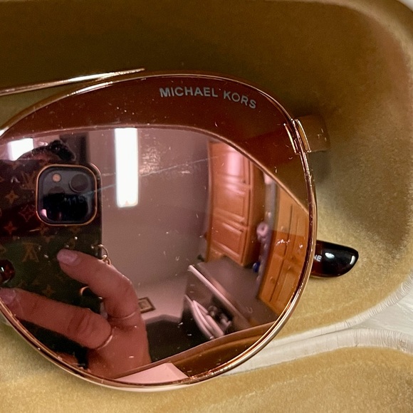 MICHAEL KORS AVIATOR STYLE MIRRORED SUNGLASSES NIB - Picture 13 of 16